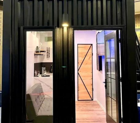 Modernes Design kundenspezifischer Farbstahl Fabrikate Schnelle Installation Vorgefertigte Modulhäuser auf Rädern für mobile Camping-Anhänger