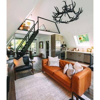 Stahlkonstruktion Dreieckhaus aus Holz