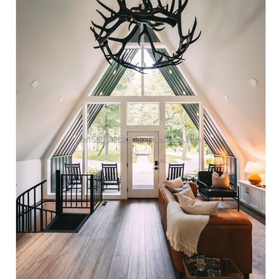 Stahlkonstruktion Dreieckhaus aus Holz