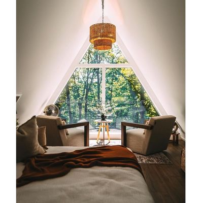 Stahlkonstruktion Dreieckhaus aus Holz