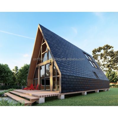 Hotel Holzhäuser mit Dreiecksdesign Moderner Stil Container und 50/75/100mm Welle Sandwich Panel Wand in der EU