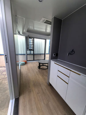 Modernes Design Sandwich Panel Tür Modulares Mobilhaus in der Europäischen Union mit 20 Ft vorgefertigten Flachverpackung Container