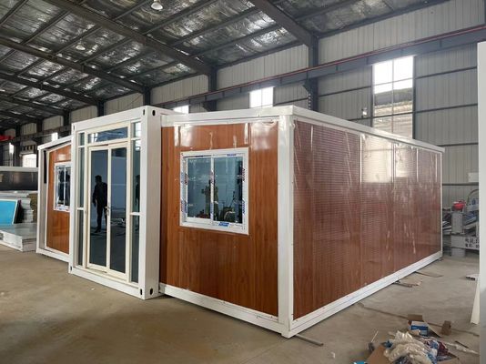 Hauptstruktur Galvanisiertes Stahlquadratrohr Vorgefertigtes winziges Containerhaus in individueller Farbe für das Wohnen im Freien
