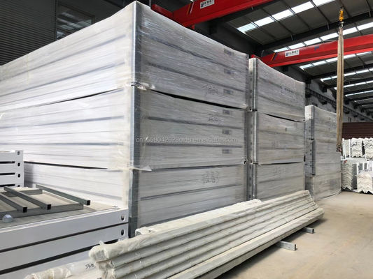 Hauptstruktur Galvanisiertes Stahlquadratrohr Vorgefertigtes winziges Containerhaus in individueller Farbe für das Wohnen im Freien