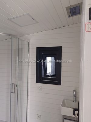 Modernes Wohnen im Freien 20ft 40ft Vorgefertigte Mobilhäuser Erweiterbare Stahl-Sandwich-Panel-Container mit individueller Farbe
