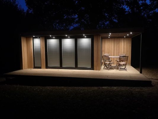 20 Fuß Luxus-Kombination Hotel Container-Raum Verkaufsstand Kaffeeshop Wachraum Büro Bar mit Aluminium-Legierungsfenstern